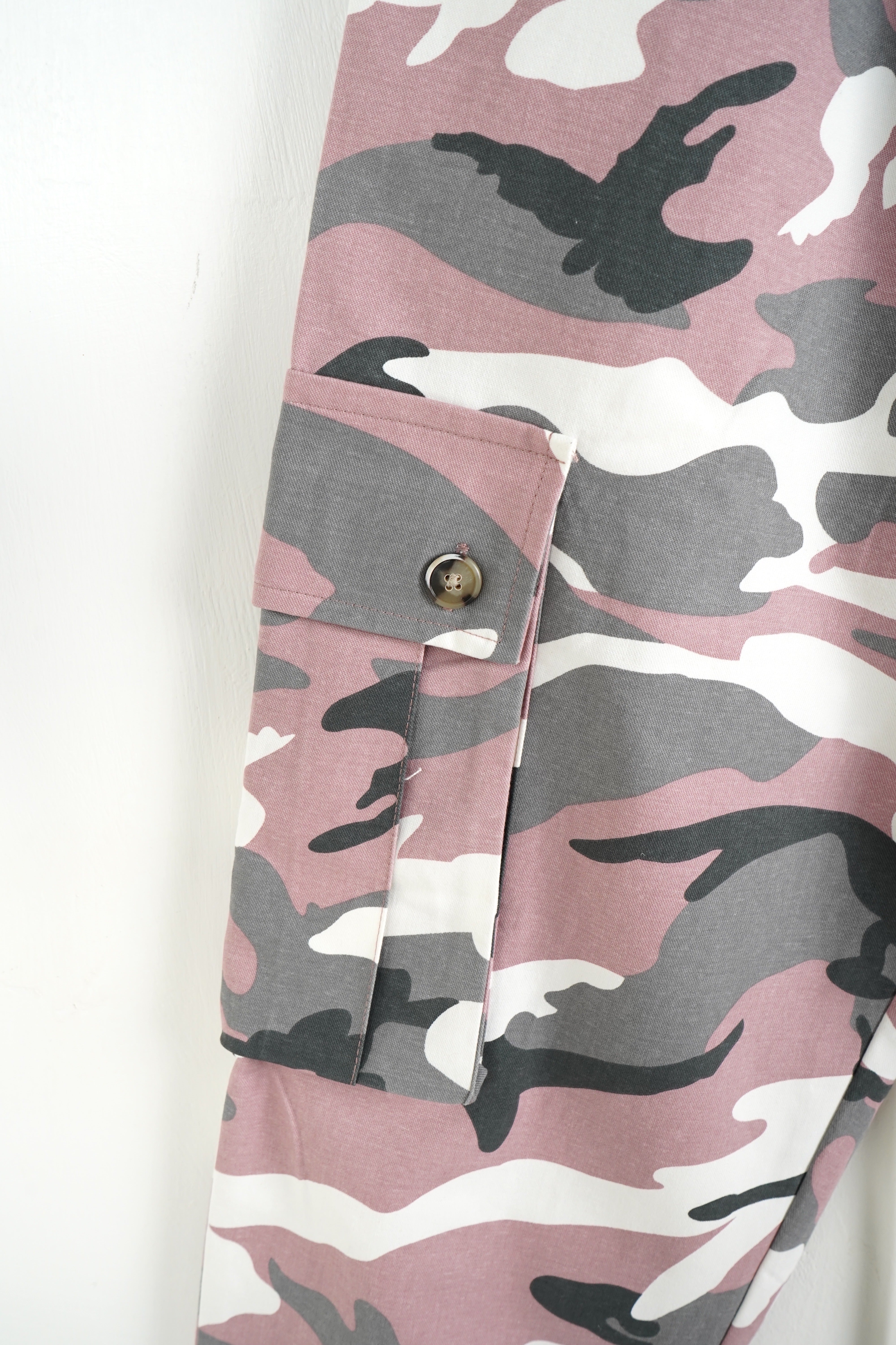 cargo military roses