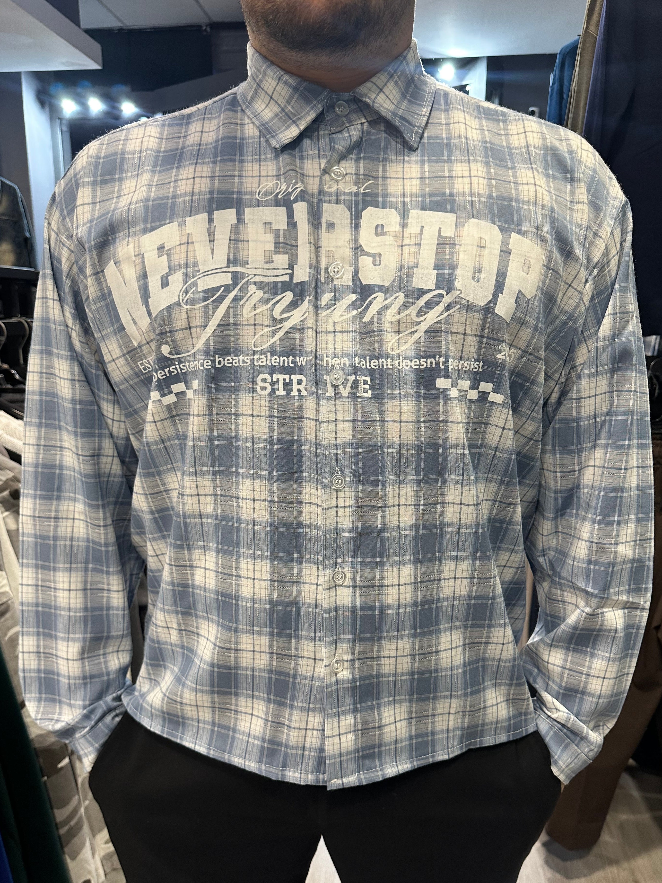 Camicia Neverstop Azzurra - Freschezza e Versatilità
