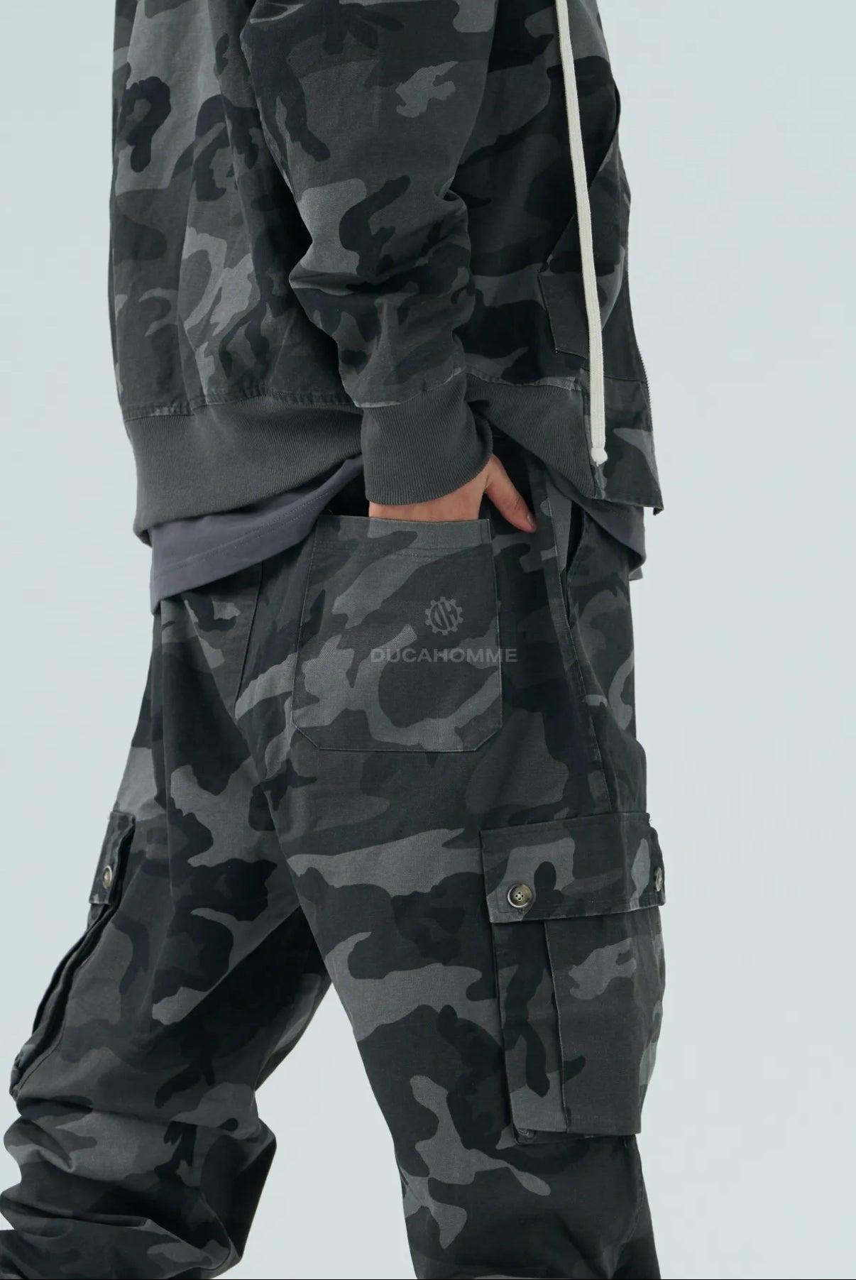 Completo camo nera militare