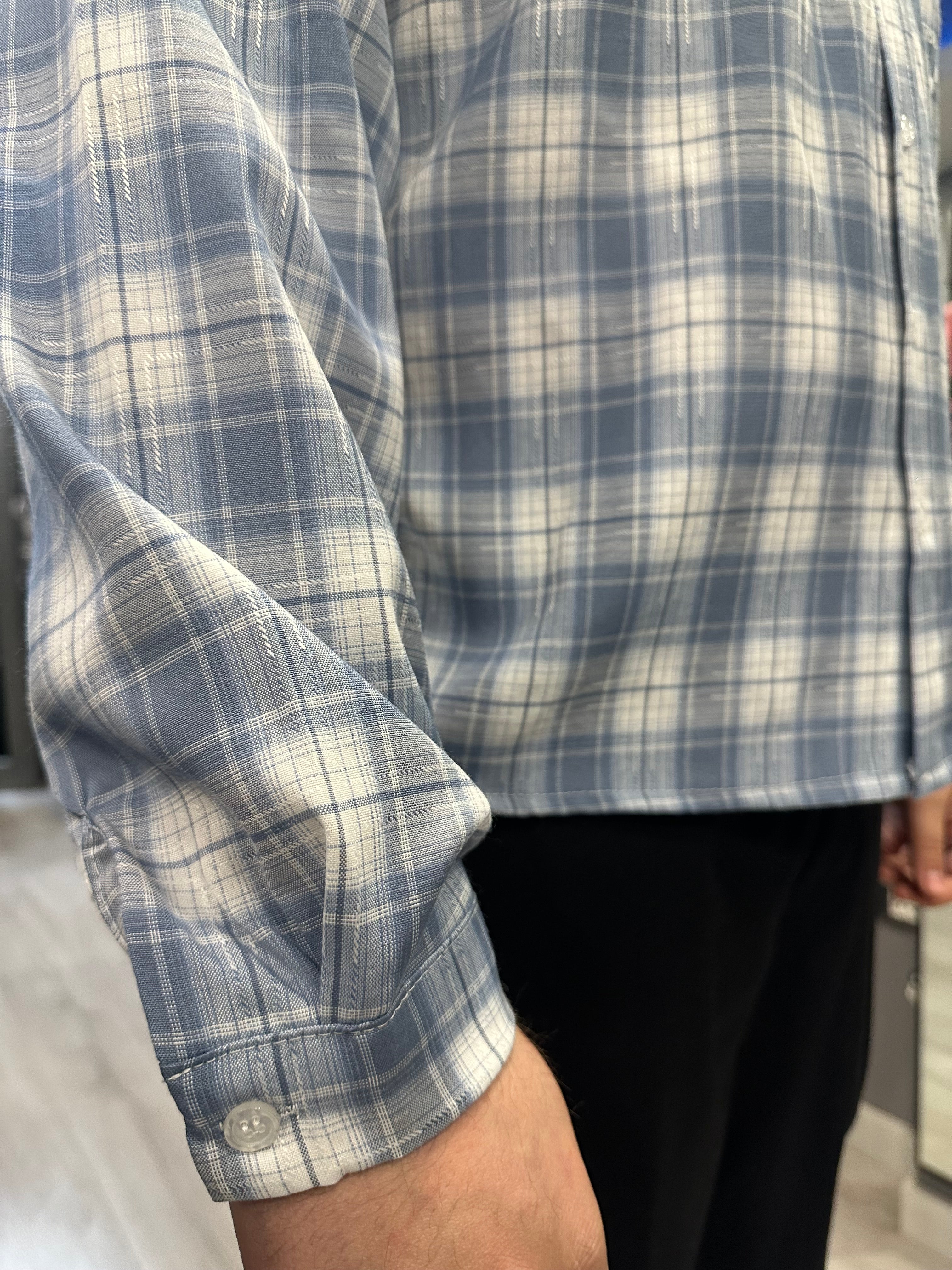 Camicia Neverstop Azzurra - Freschezza e Versatilità