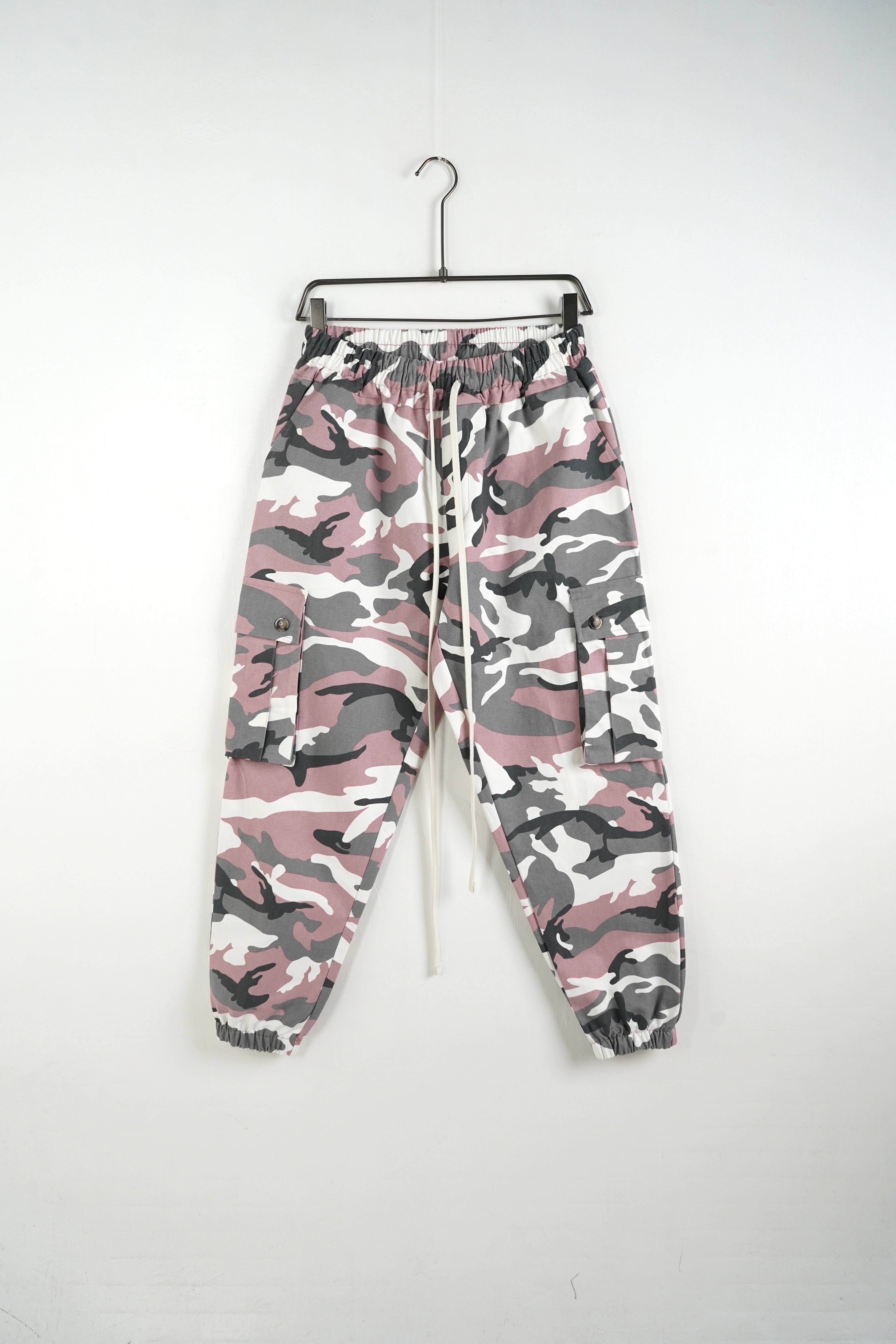 cargo military roses