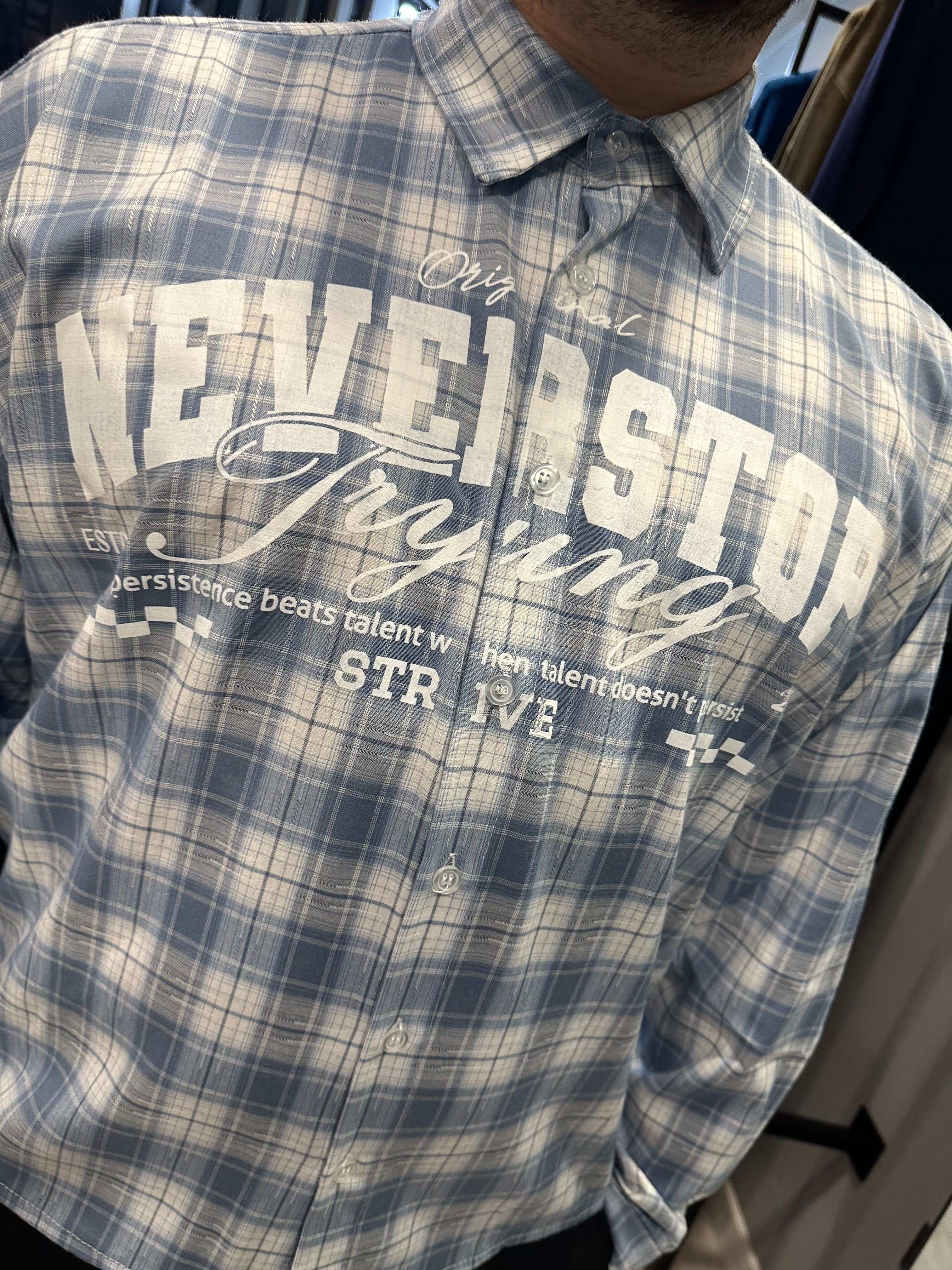 Camicia Neverstop Azzurra - Freschezza e Versatilità