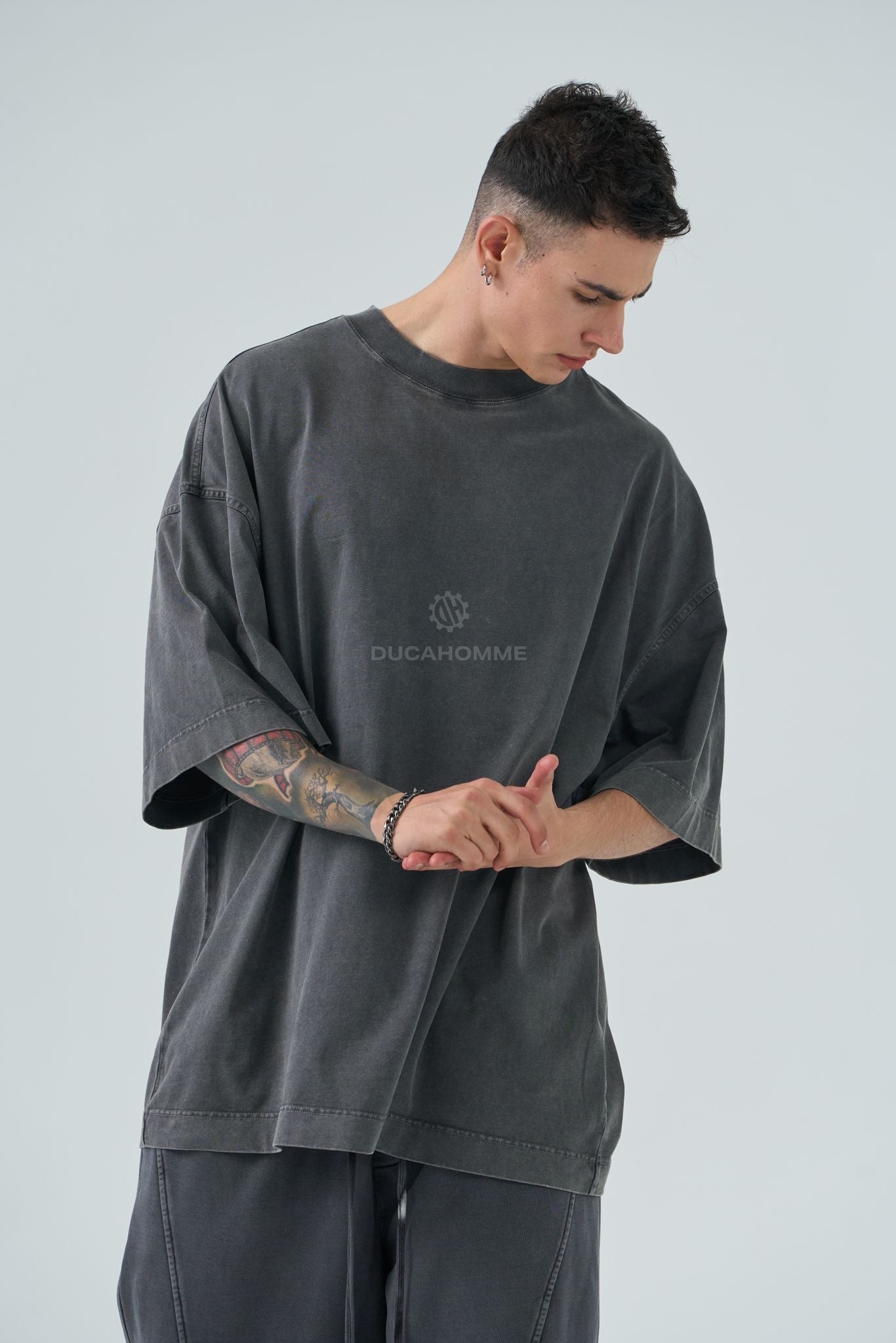 T-shirt over washed piombo